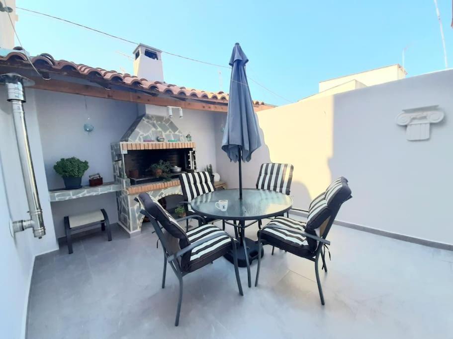 άνετο στο κέντρο της πόλης Apartment Aegina